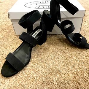 Steve Madden Black Fabric Isolate Block Heel Sandals 6.5
